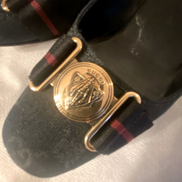 Gucci Web-trimmed GG Supreme Pumps - Picture 6 of 10